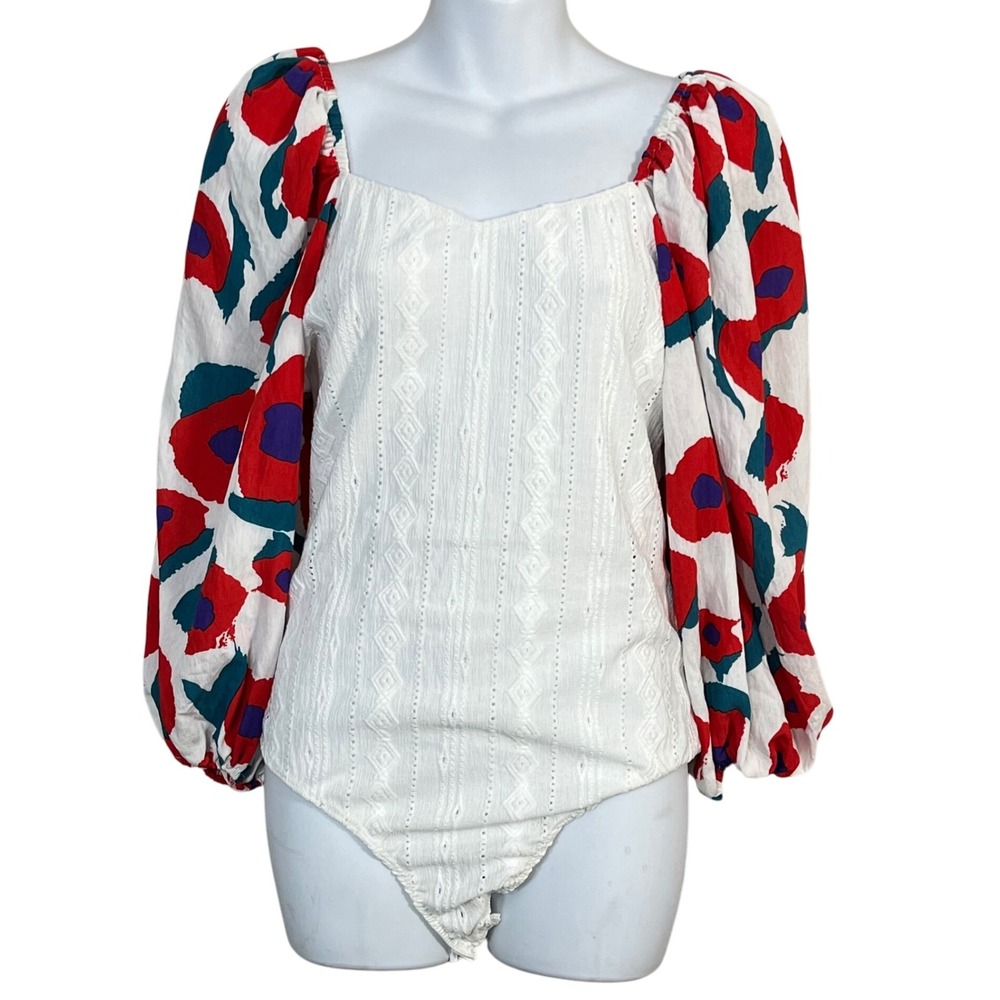 Bucket List Red poppy Floral Puff Sleeve Eyelet‎ Bodysuit Women's Size Medium